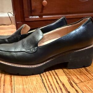 Naturalizer Black Leather Women's Loafers size 9